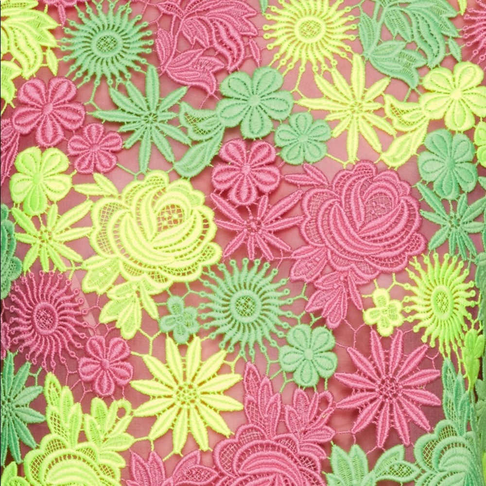 VALENTINO FLUO GUIPURE LACE TOP 🤩🤩🤩🤩🤩 - Picture 5 of 5